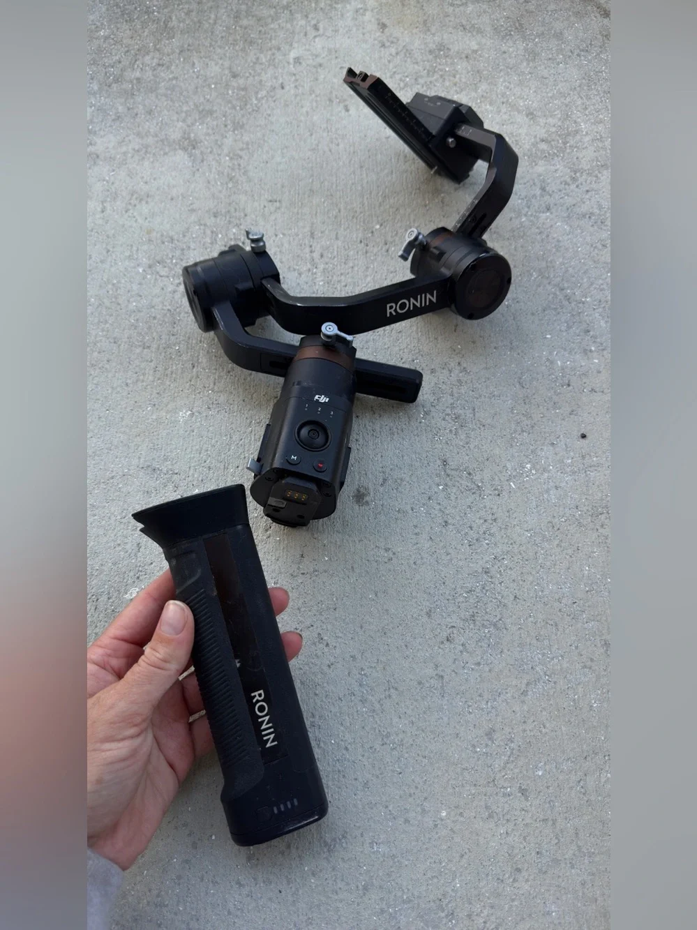 DJI RONIN-S   3-Axis Handheld Gimbal Stabilizer for DSLR/ mirrorless camera!